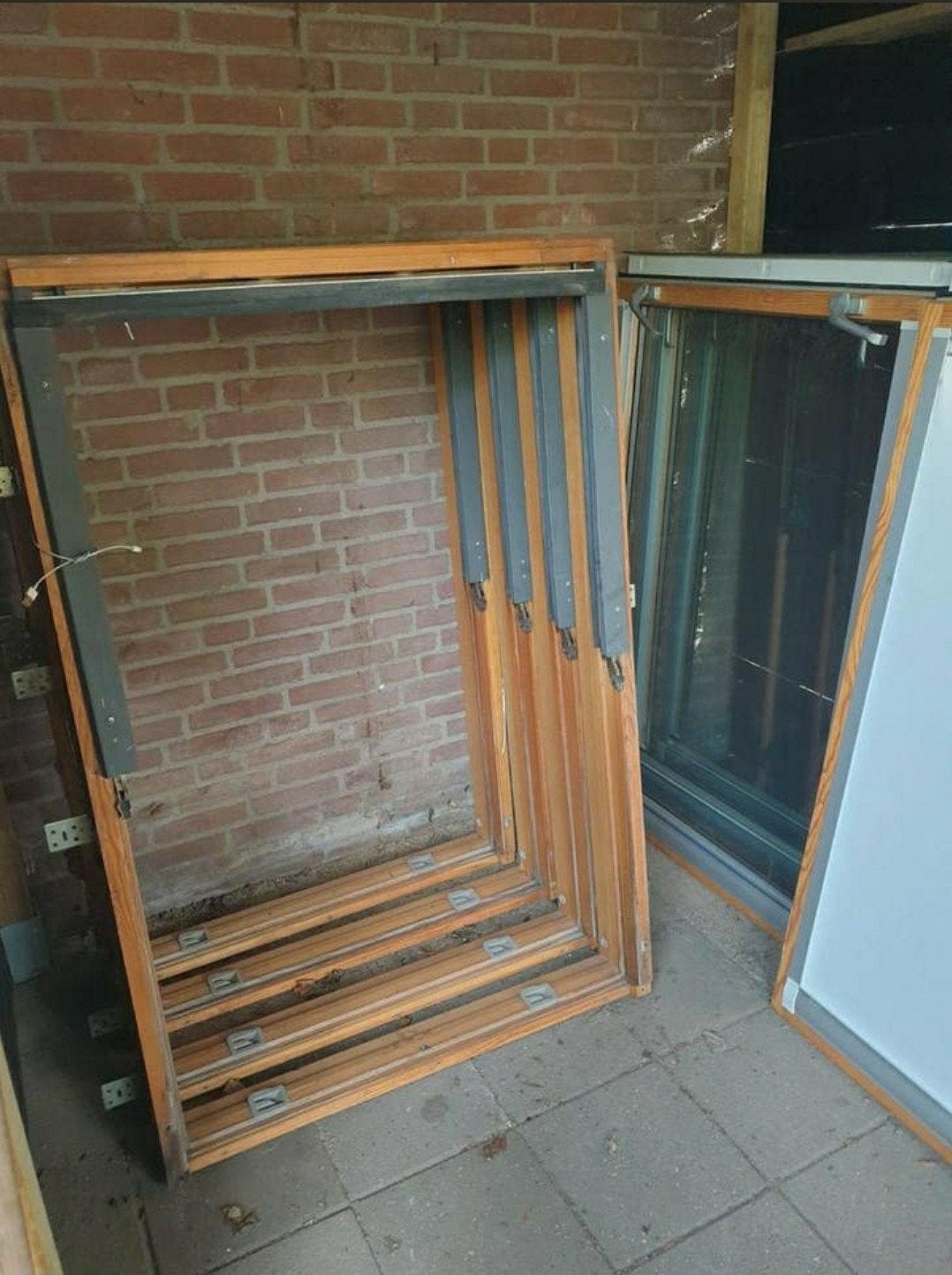 4x Fakro houten dakraam: kozijnen + glas; tuimeldakraam, Doe-het-zelf en Verbouw, Kozijnen en Schuifpuien, Gebruikt, Raamkozijn