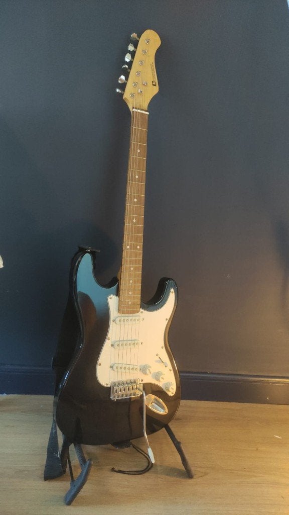 Mavery elektrische gitaar, Muziek en Instrumenten, Snaarinstrumenten | Gitaren | Elektrisch, Ophalen, Zo goed als nieuw, Solid body