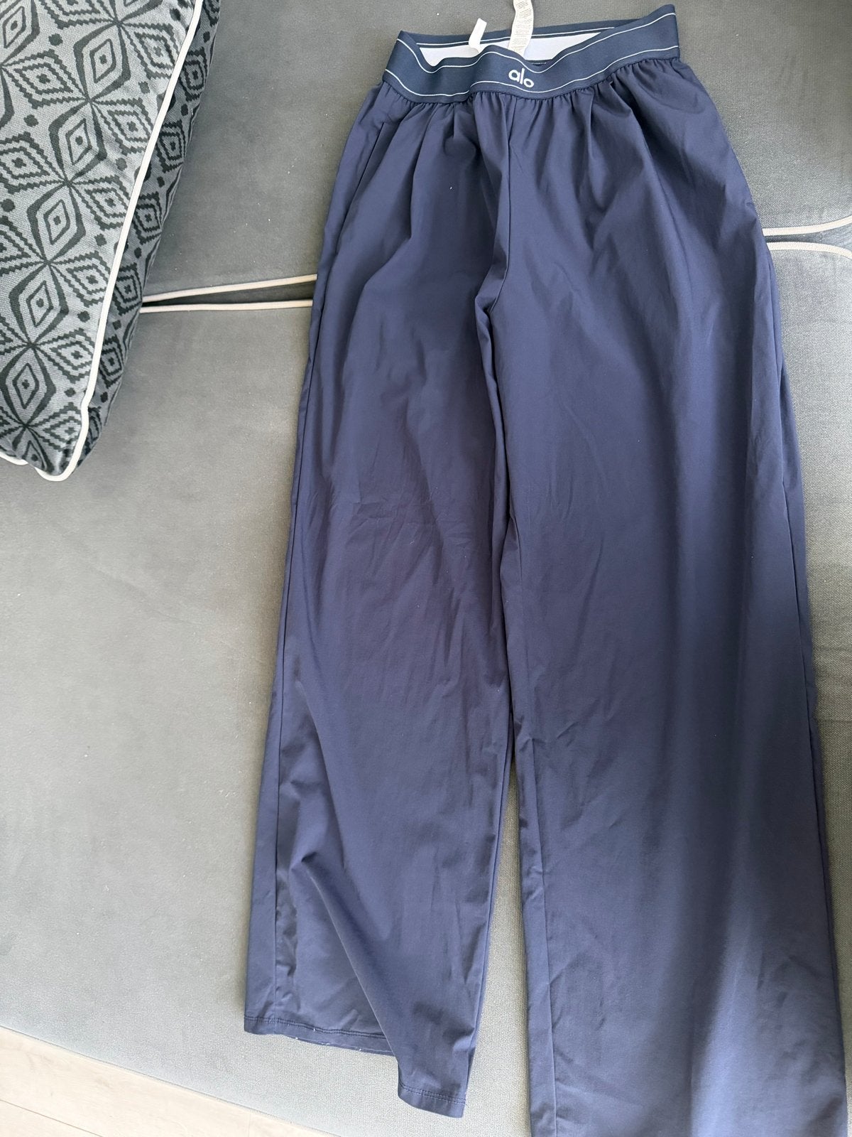 Alo Yoga broek - Nieuw, Nieuw, Maat 36 (S), Lang, Verzenden