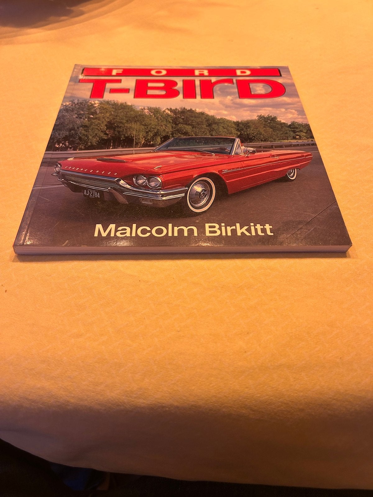 Ford T-bird boek, Ophalen of Verzenden, Zo goed als nieuw, Ford