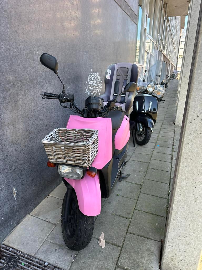 Roze elektrische brommer met kinderzitje en mand, Ophalen of Verzenden, Gebruikt, Overige typen, Overige merken