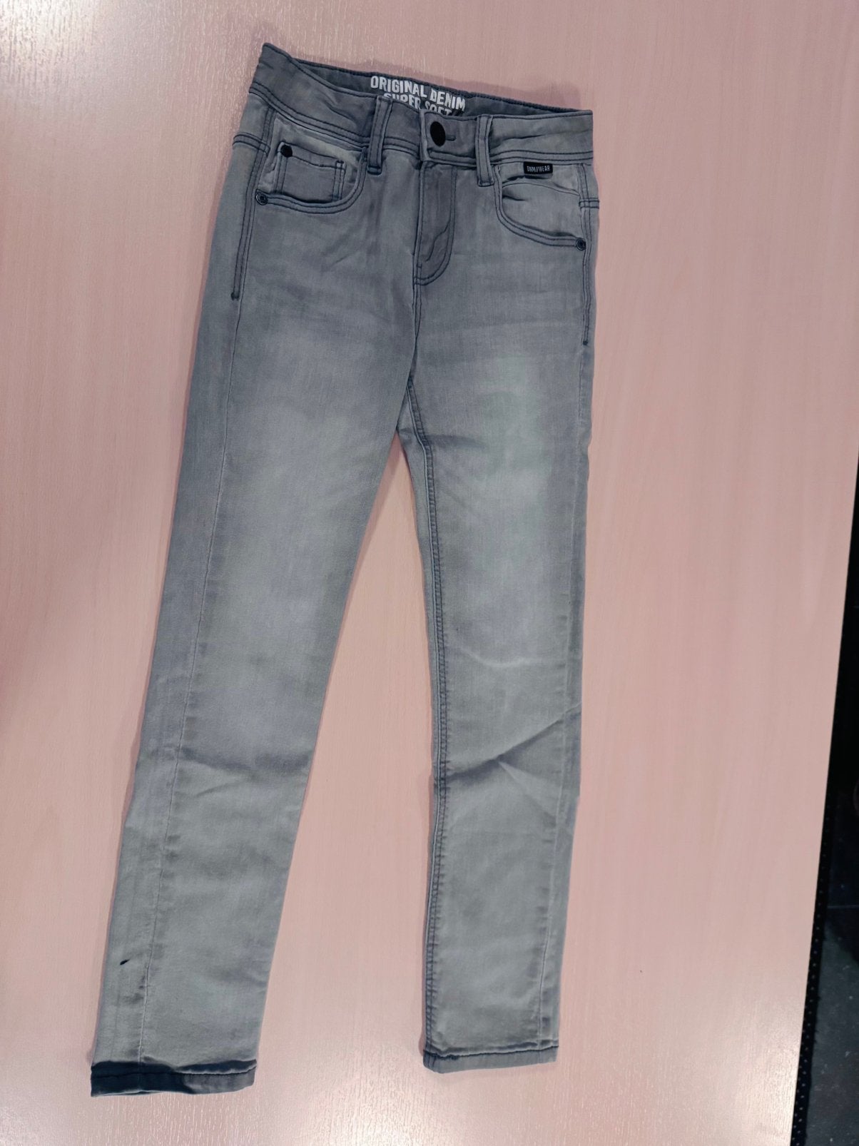 Wibra Union Made grijze stretch jeans spijkerbroek maat 134, Kinderen en Baby's, Verzenden, Zo goed als nieuw, Jongen, Broek