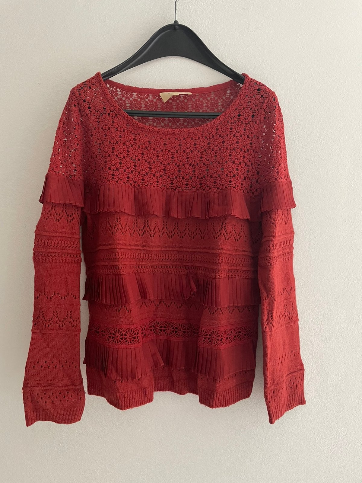 Sézane La Maille kanten trui rood maat M met ruches, Ophalen of Verzenden, Gedragen, Maat 38/40 (M), Rood