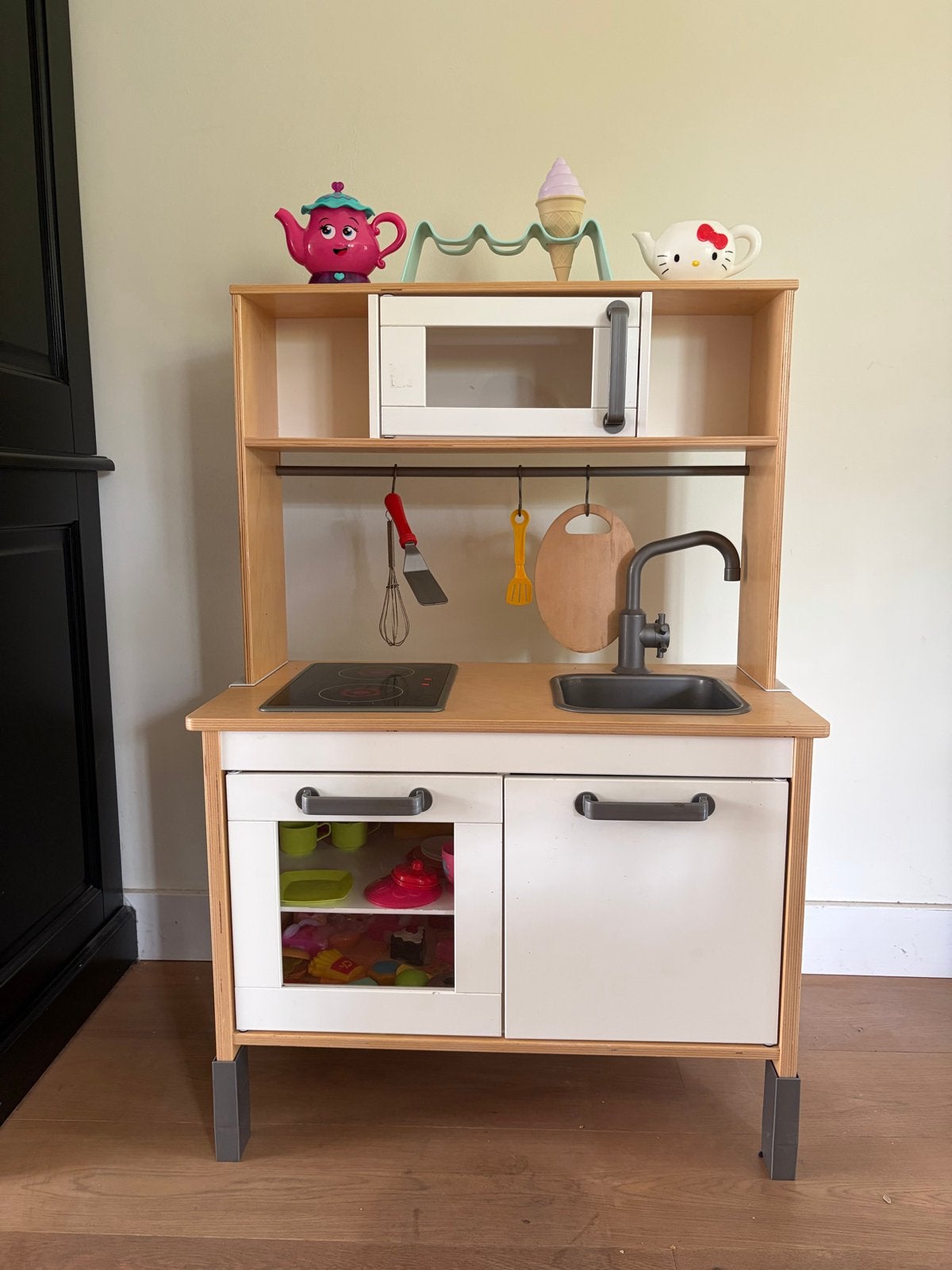 IKEA Duktig Speelkeuken met accessoires, Kinderen en Baby's, Speelgoed | Speelkeukens, Ophalen, Gebruikt, Hout, Speelkeuken