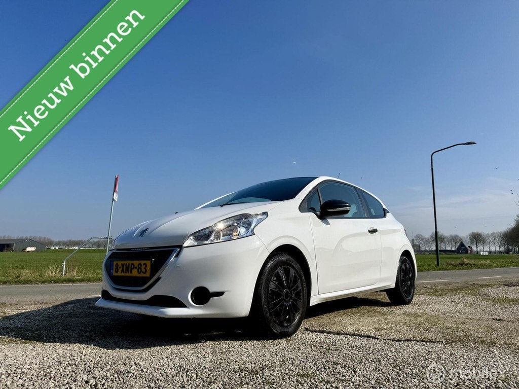 Peugeot 208 1.0 VTi LIKE, BJ 2014, Airco, 110.000 km NAP, Auto's, Voorwielaandrijving, Euro 5, 450 kg, Gebruikt