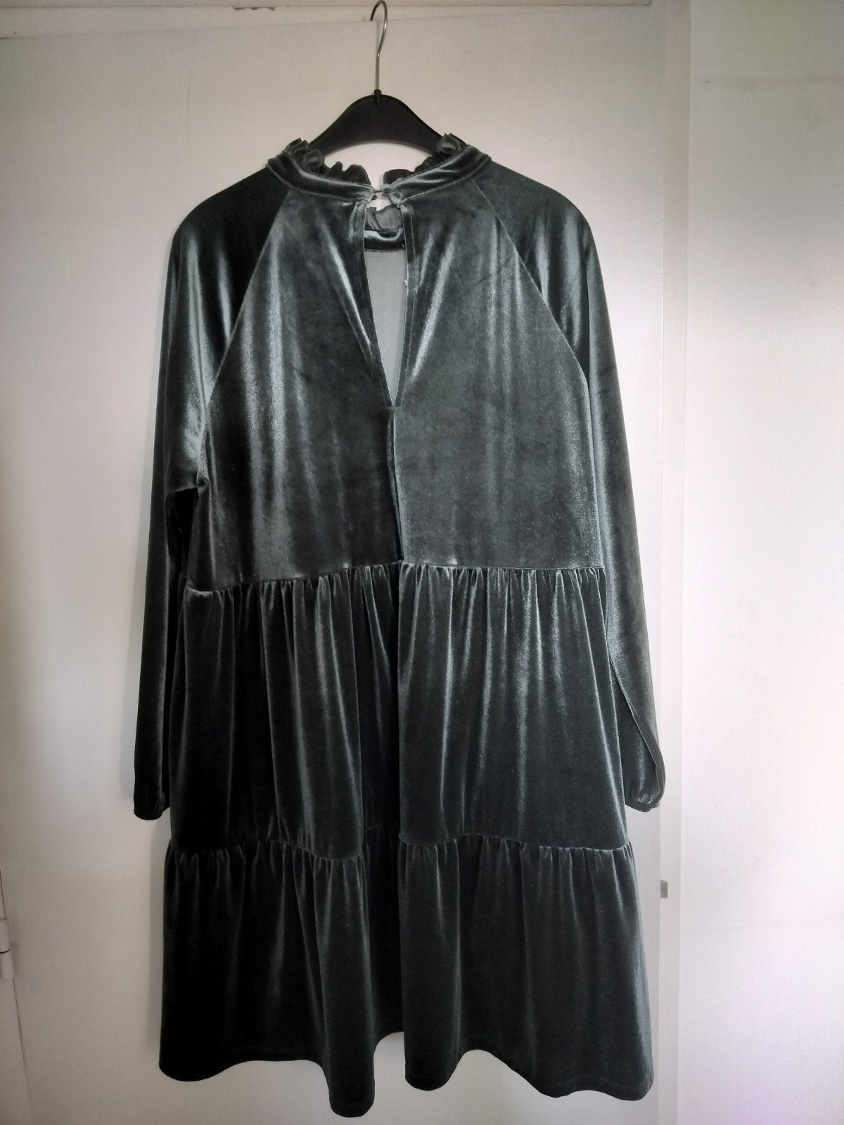 Monki fluwelen jurk XL, Maat 46/48 (XL) of groter, Ophalen of Verzenden, Zo goed als nieuw, Knielengte