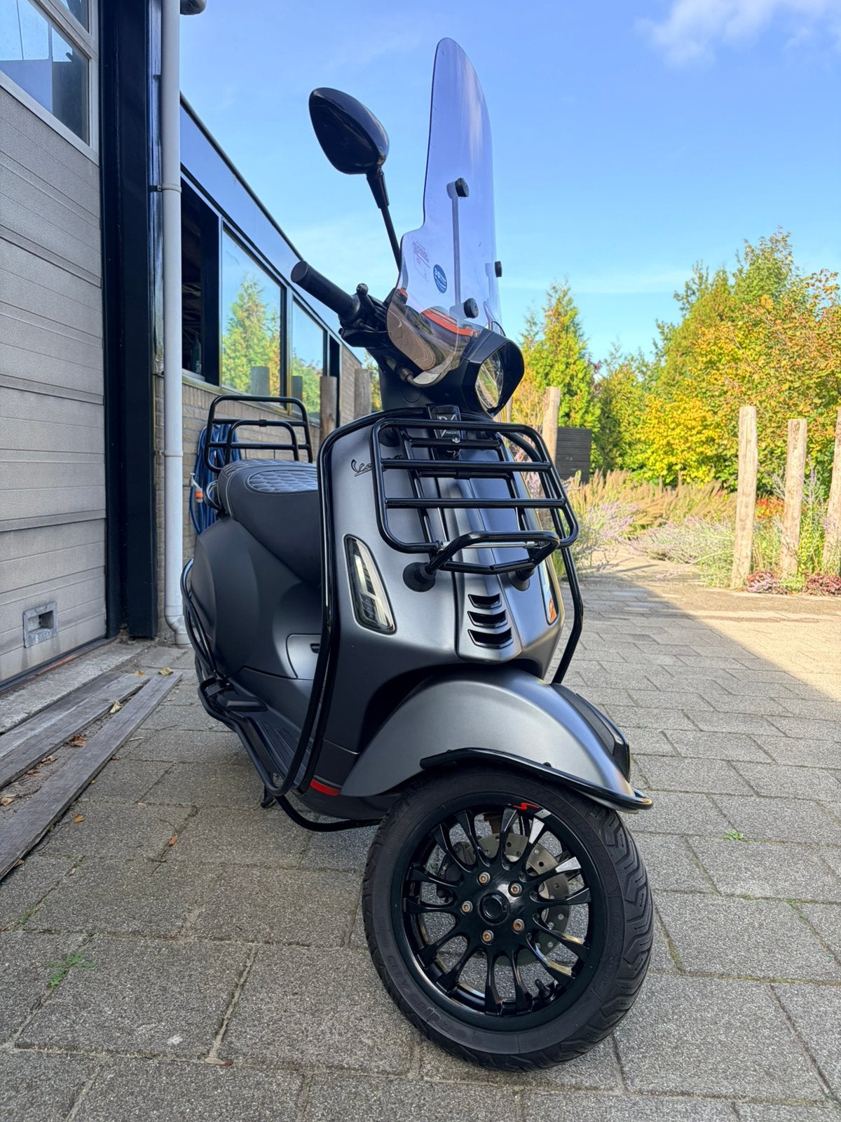 Full option vespa sprint Iget E5 BROM Alarm mat grijs 9-2021, Fietsen en Brommers, Vespa S, Ophalen of Verzenden, Zo goed als nieuw