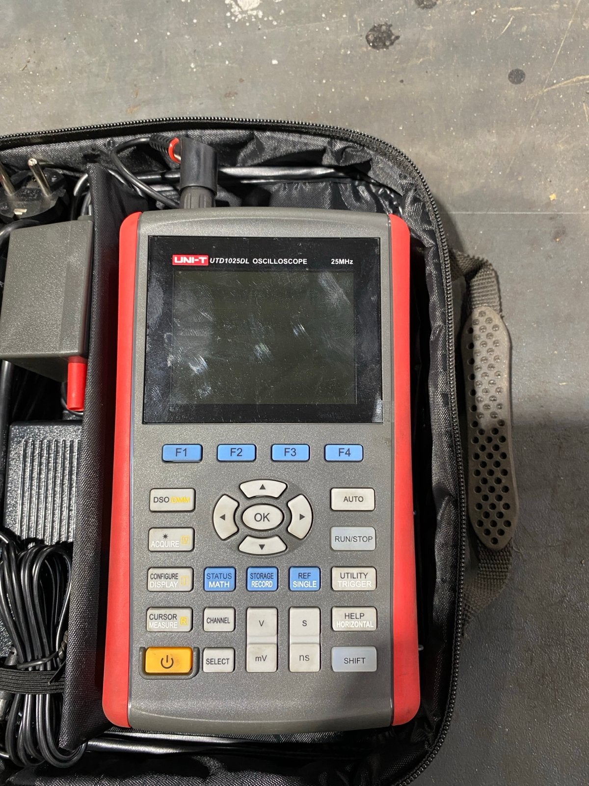 UNI-T UTD1025DL Oscilloscoop 25MHz Multimeter, Ophalen of Verzenden, Gebruikt, Multimeter