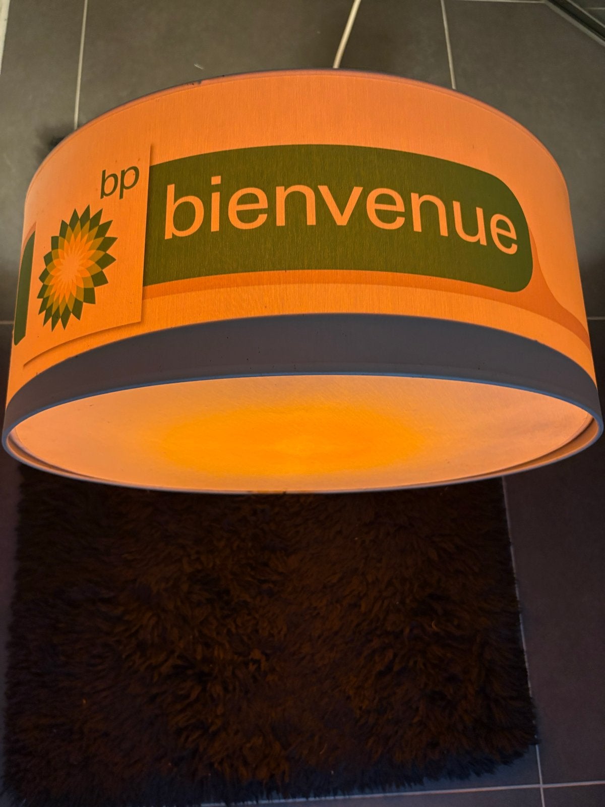 Foto 2 van Unieke BP hanglamp uit tankstation - Vintage design