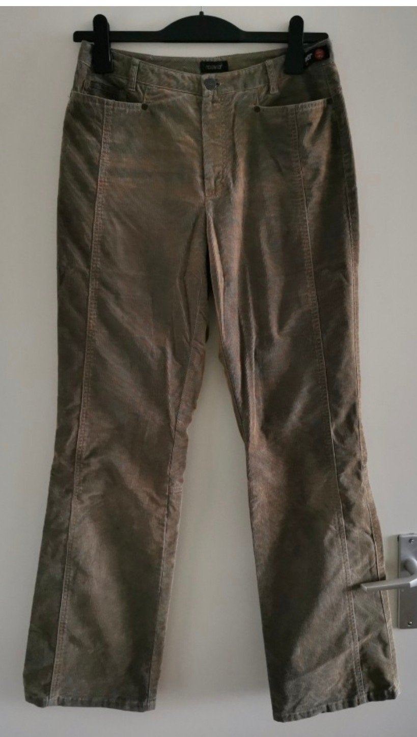 Rosner kwaliteitsbroek broek Mt 40 lang ZGAN

Erg mooie broe, Maat 38/40 (M), Ophalen of Verzenden, Zo goed als nieuw, Lang