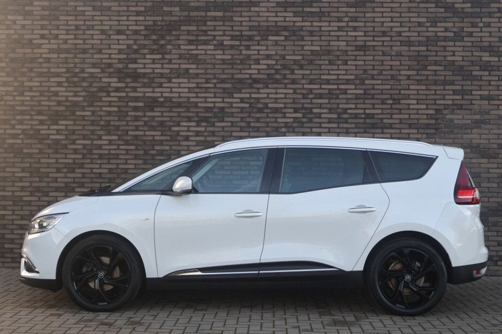 Renault Grand Scénic 1.2 TCe Bose | Camera | leer | Trekhaa, Voorwielaandrijving, Gebruikt, Euro 6, 4 cilinders