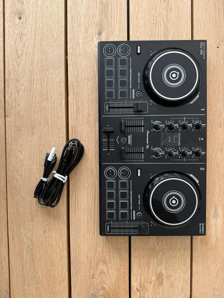 Pioneer DDJ-200 + Onkyo speakers te koop, Muziek en Instrumenten, Dj-sets en Draaitafels, Ophalen of Verzenden, Zo goed als nieuw