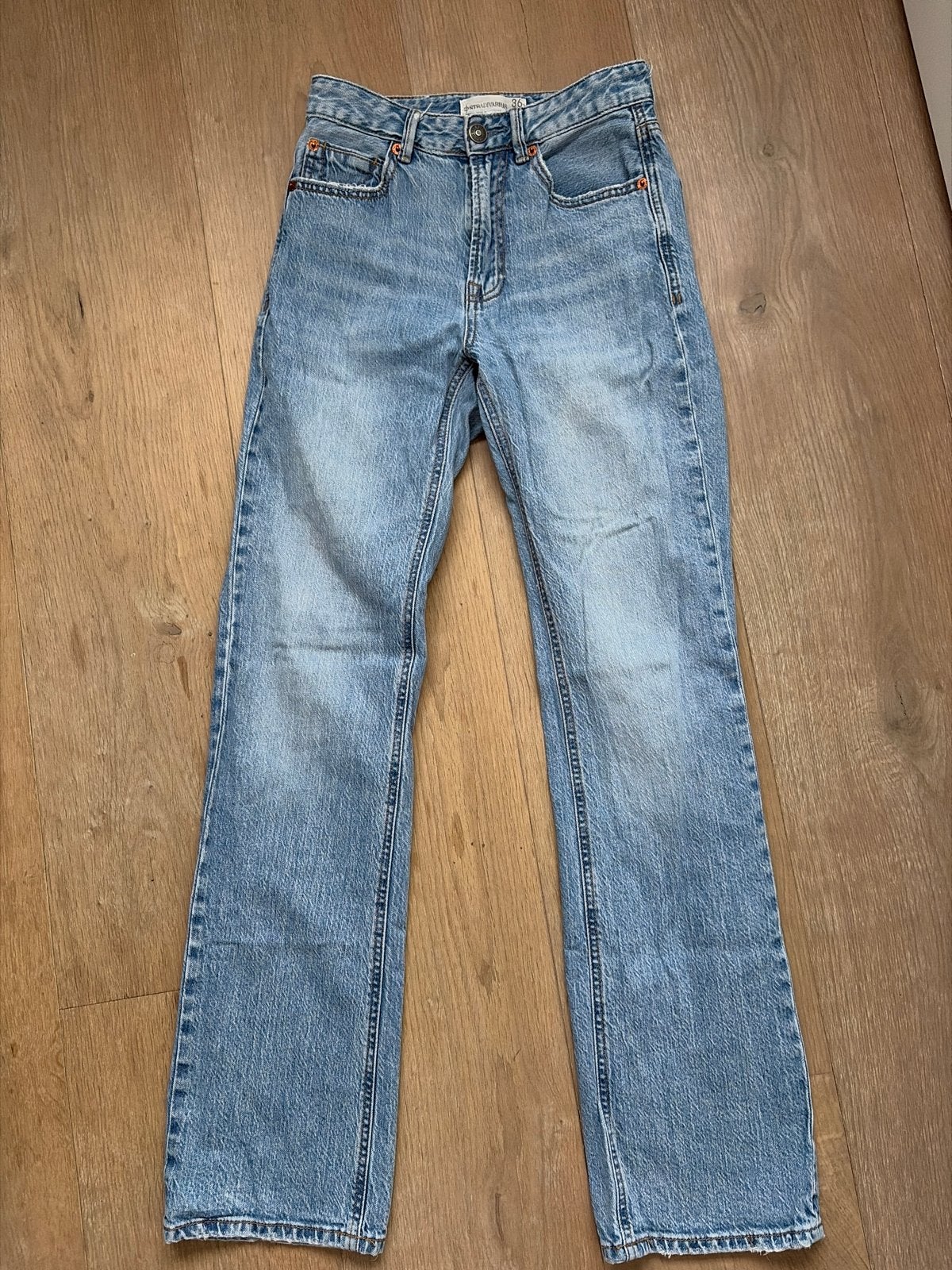Stradivarius jeans maat 36 D98, Ophalen of Verzenden, Zo goed als nieuw, Blauw, W28 - W29 (confectie 36)