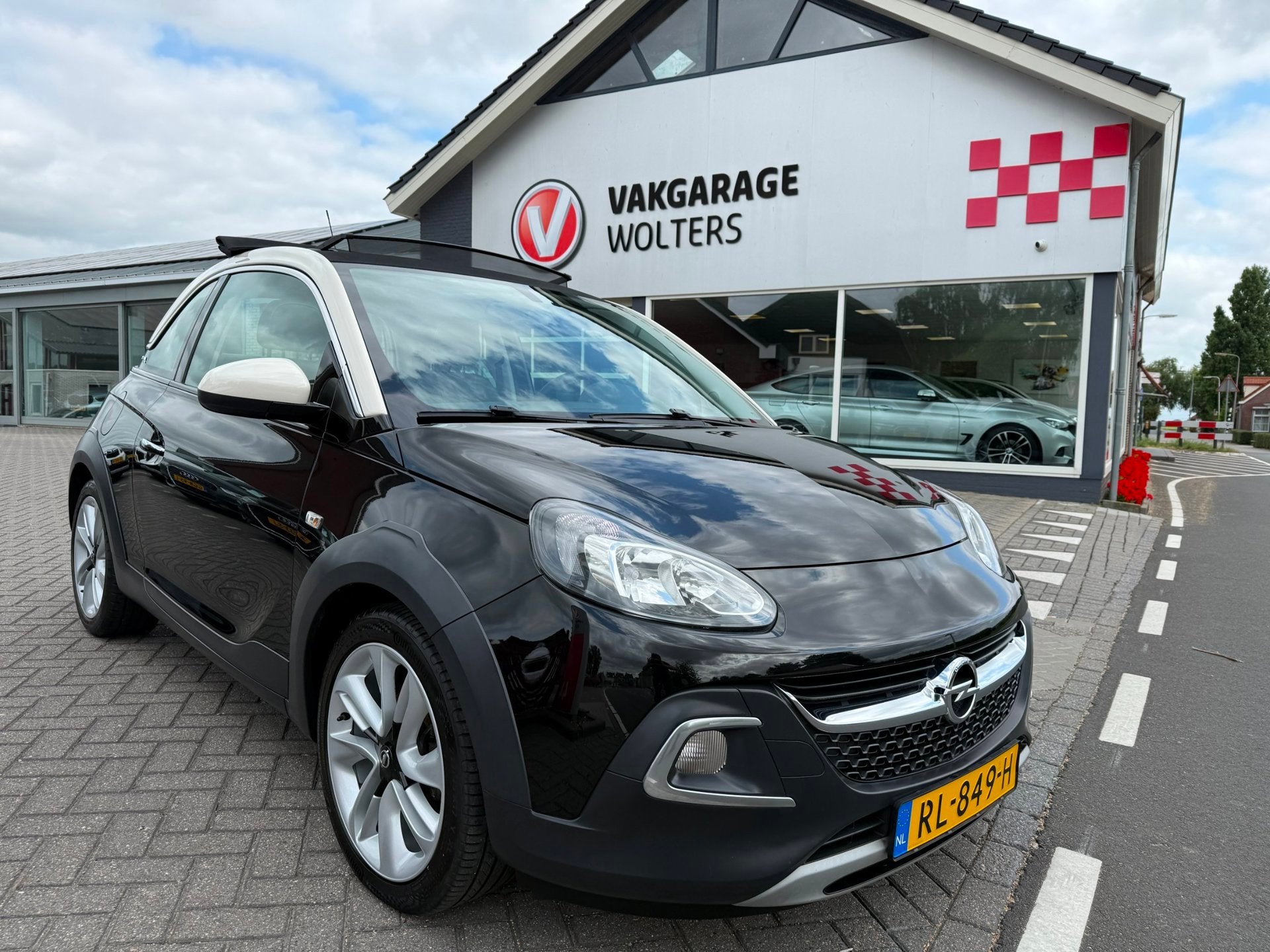 Opel ADAM 1.0 Turbo Rocks Online Edition RIJKLAARPRIJS! ELEC, Auto's, Voorwielaandrijving, 12 maanden, 1041 kg, 4 stoelen