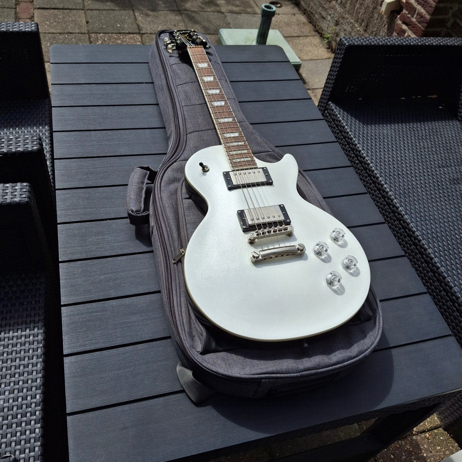 Epiphone Les Paul Muse met gitaartas en extra snaren, Muziek en Instrumenten, Snaarinstrumenten | Gitaren | Elektrisch, Ophalen