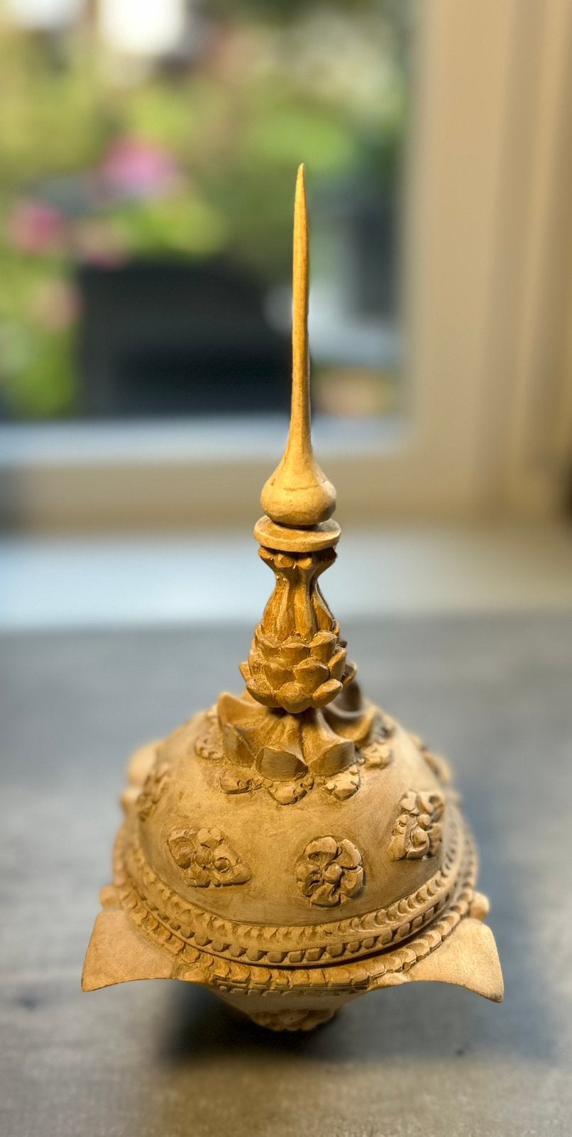 Houten offerschaal, Hsun-ok, vorm van Stoepa Pagode 24 cm, Ophalen of Verzenden