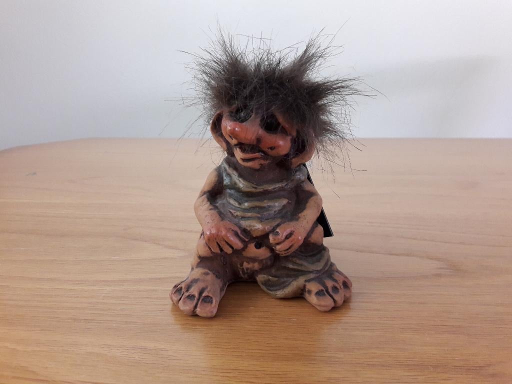 Superleuk troll op po, kraaloogjes, Fosse-troll, handgemaakt, Ophalen of Verzenden, Zo goed als nieuw, Fantasy