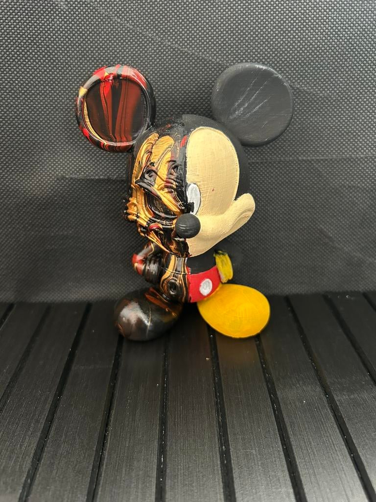 Mickey Mouse Death or Alive, Verzamelen, Beelden en Beeldjes, Ophalen of Verzenden, Zo goed als nieuw