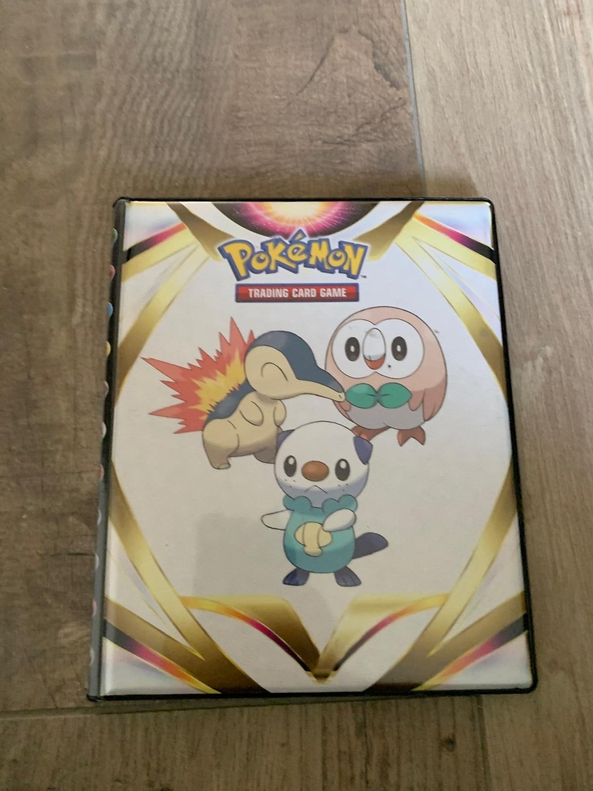 Pokémon Trading Card Game Verzamelmap - Cyndaquil, Rowlet, Ophalen of Verzenden, Zo goed als nieuw, Overige typen