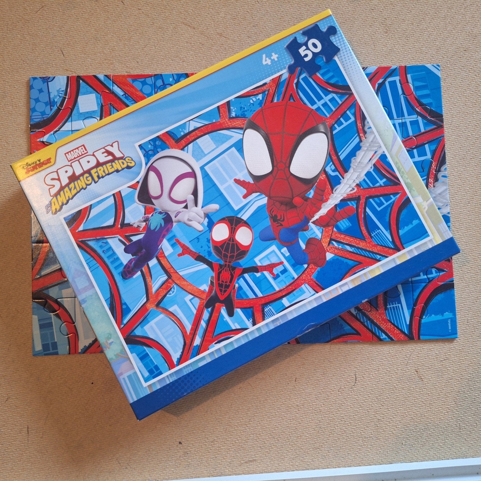 Marvel Spidey puzzel 50 stukjes, Ophalen of Verzenden, 10 tot 50 stukjes, Zo goed als nieuw, 4 tot 6 jaar