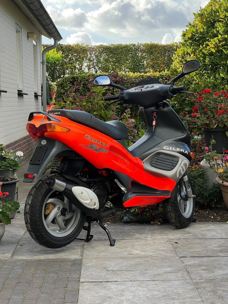 ⭐️Gilera runner 50cc 2 takt dd Fluo Rosso 9900 km⭐️, Niet ingevuld, Niet ingevuld, Niet ingevuld