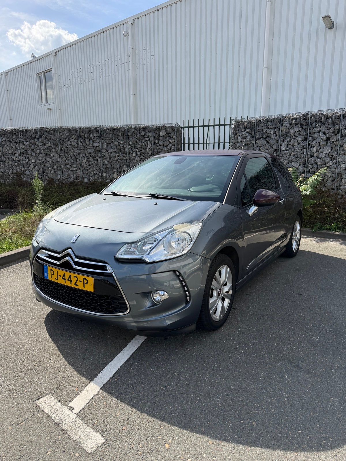 Citroën DS3 1.6 VTI AUT 2011 Grijs, Auto's, 4 cilinders, 49 €/maand, 14 km/l, 570 kg