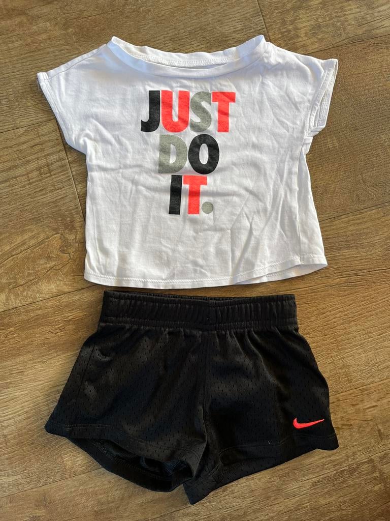 Nike sport setje maat 80, Ophalen of Verzenden, Zo goed als nieuw, Jongetje of Meisje