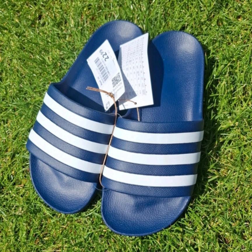 Nieuwe Adidas Adilette aqua slippers maat 38 39 40,5 en 42, Ophalen of Verzenden, Nieuw, Blauw