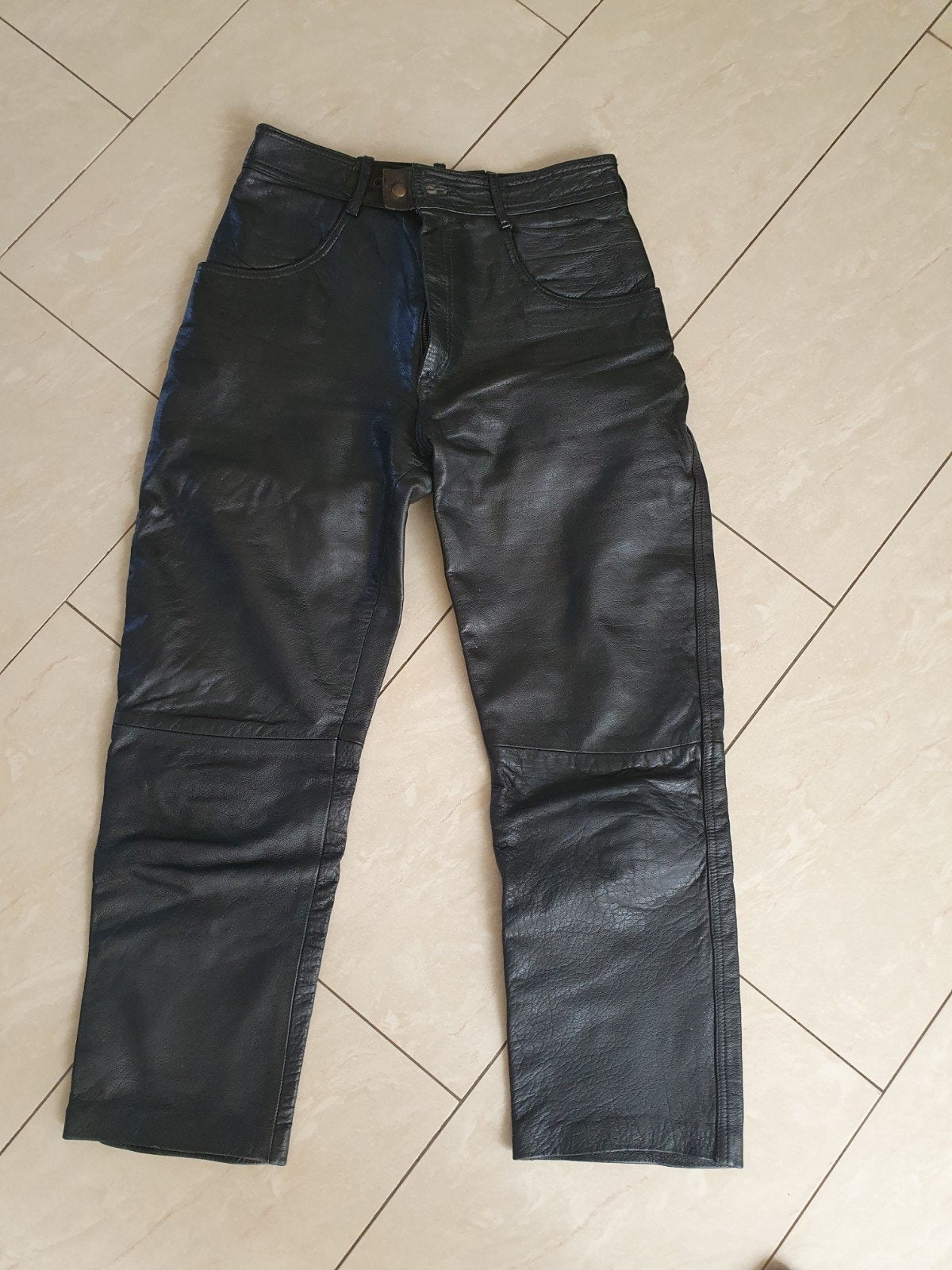 Stijlvolle Zwarte Leren Broek - Maat M, Kleding | Dames, Maat 38/40 (M), Zwart, Ophalen of Verzenden, Onbekend