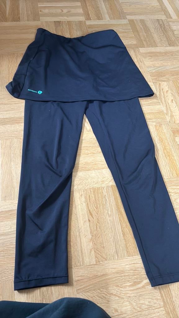 Decathlon tennisrok/ broek maat 133-142, Ophalen of Verzenden, Zo goed als nieuw, Meisje, Broek