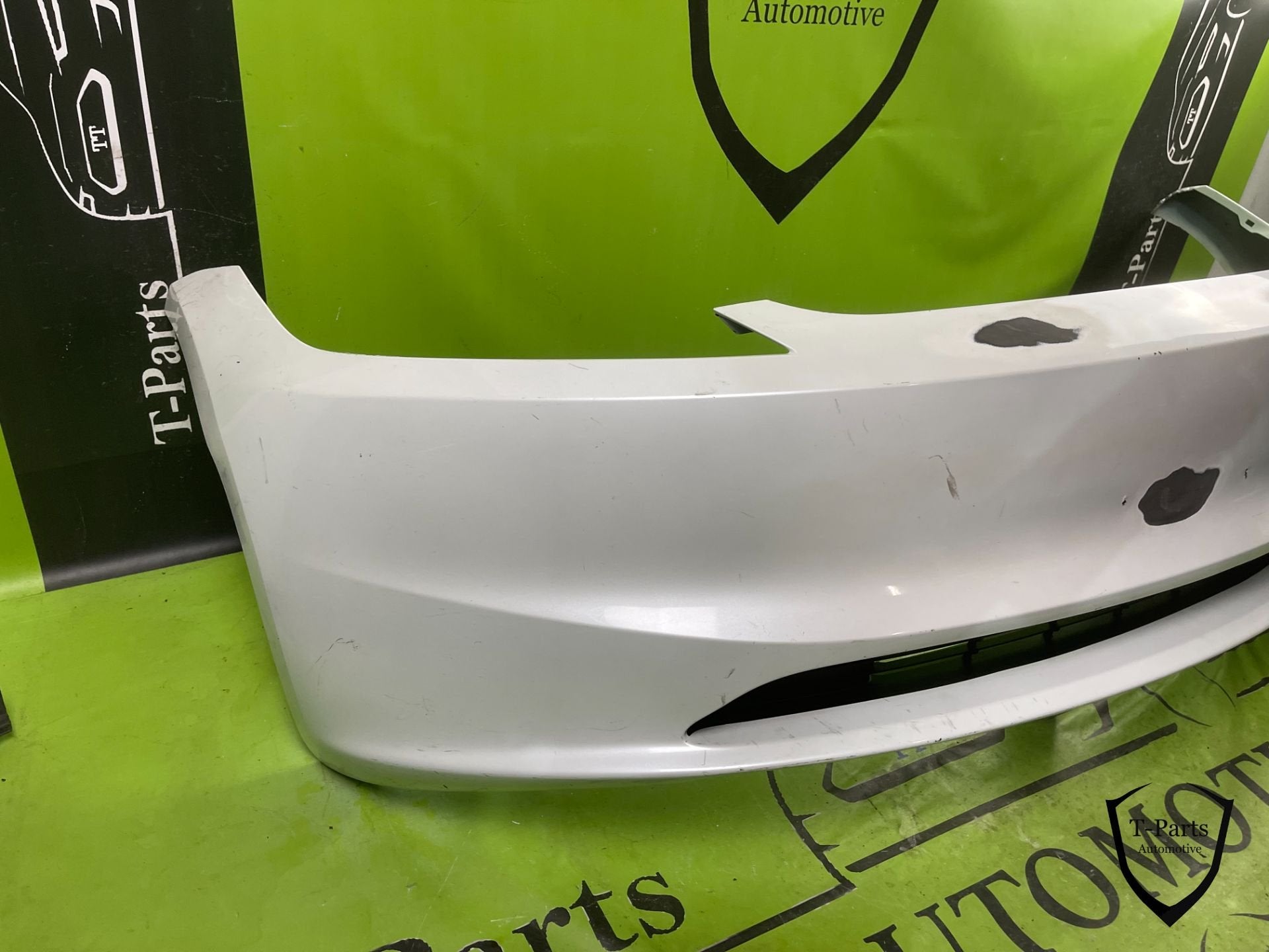 Tesla model 3 voorbumper bumper, Info@fabrikant.eu, Ophalen of Verzenden, Bumper, Fabrikantstraat 1
1000 AA  Amsterdam