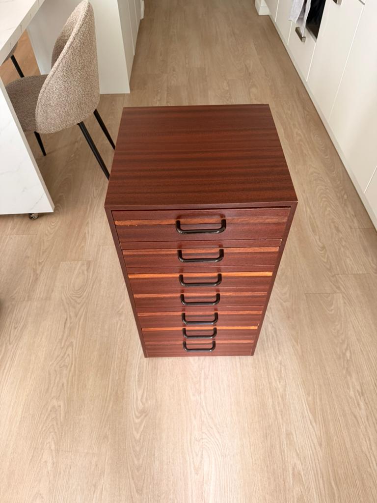 Mahonie like kast, Ophalen, 50 tot 100 cm, Zo goed als nieuw, Minder dan 100 cm