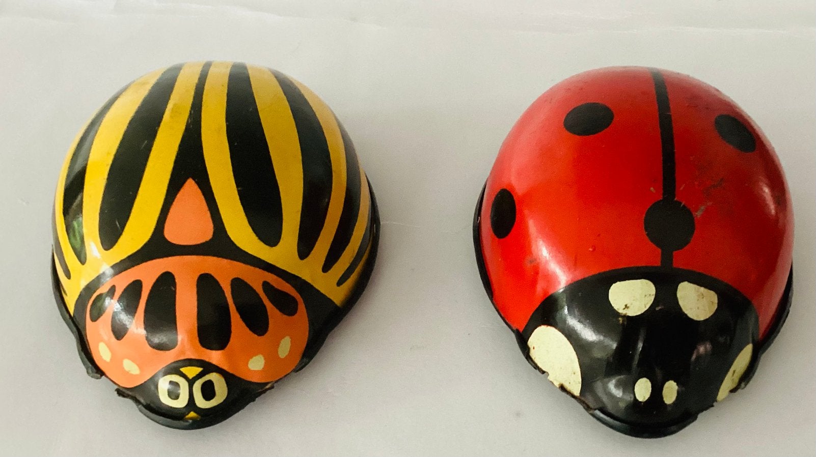 Oude blikken coloradokever & lieveheersbeestje,Tsjechië,10cm, Antiek en Kunst, Ophalen