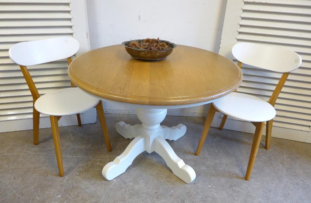 Prachtige witte landelijke ronde eiken eettafel  105 cm, Huis en Inrichting, Ophalen, Wit landelijk klassiek, Zo goed als nieuw