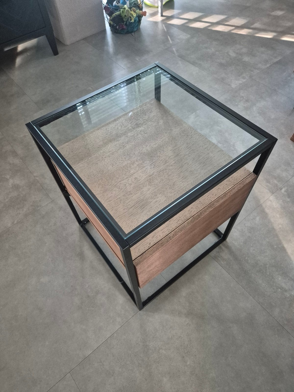 Modern bijzettafel met glas, hout en metaal, Ophalen, Minder dan 45 cm, Minder dan 55 cm, Vierkant