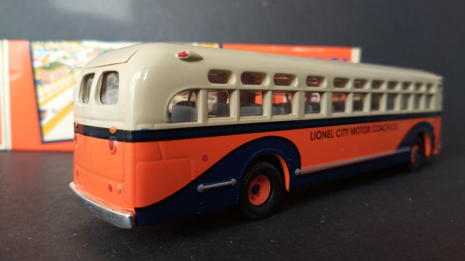 Gm 4507 Lionel Motor Coch 1:50 Corgi Pol, Nieuw, M, Bus of Vrachtwagen, M
