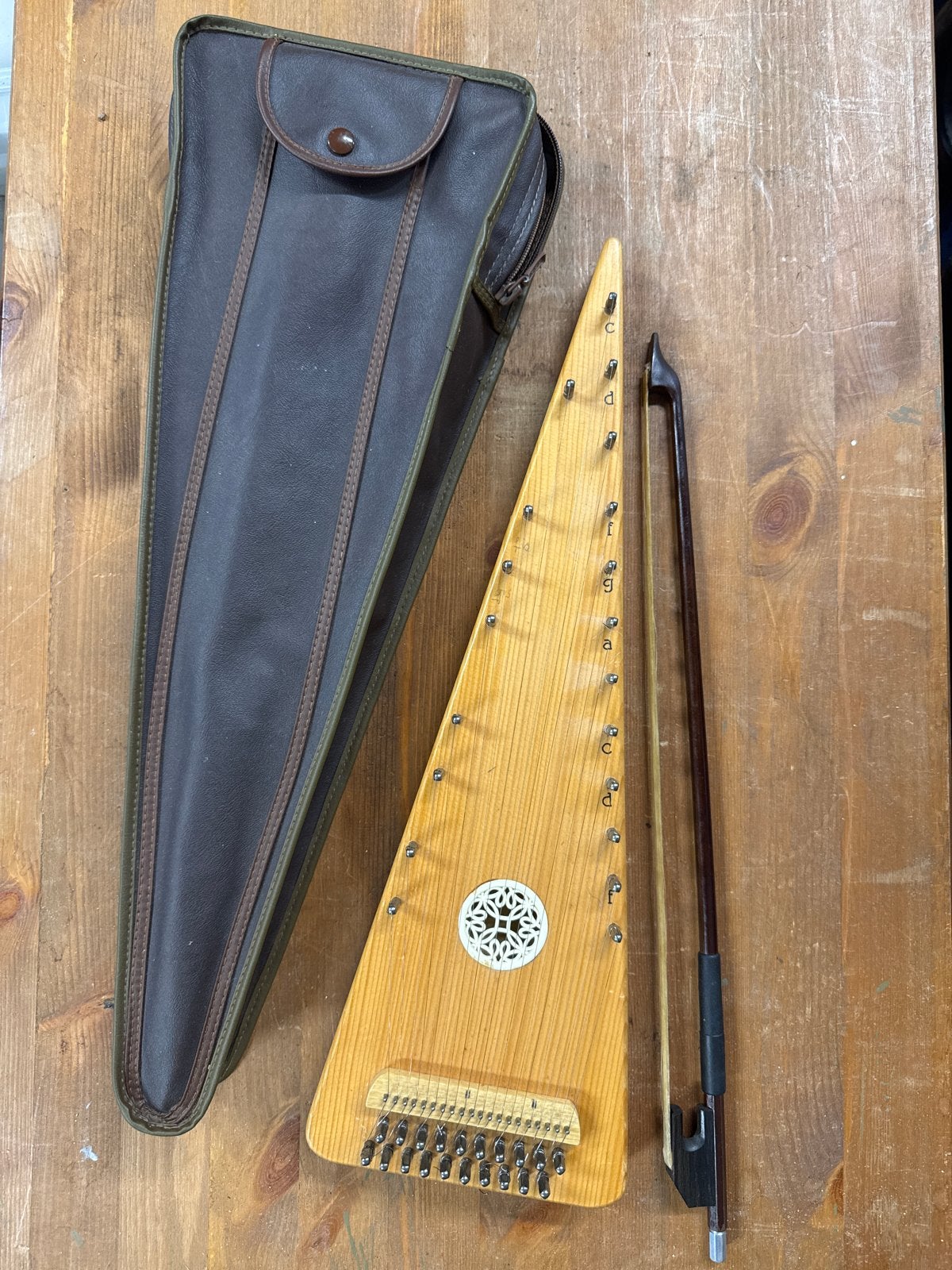 Hopf Snaarinstrument met Strijkstok en Draagfoedraal, Muziek en Instrumenten, Ophalen of Verzenden, Gebruikt, Overige typen
