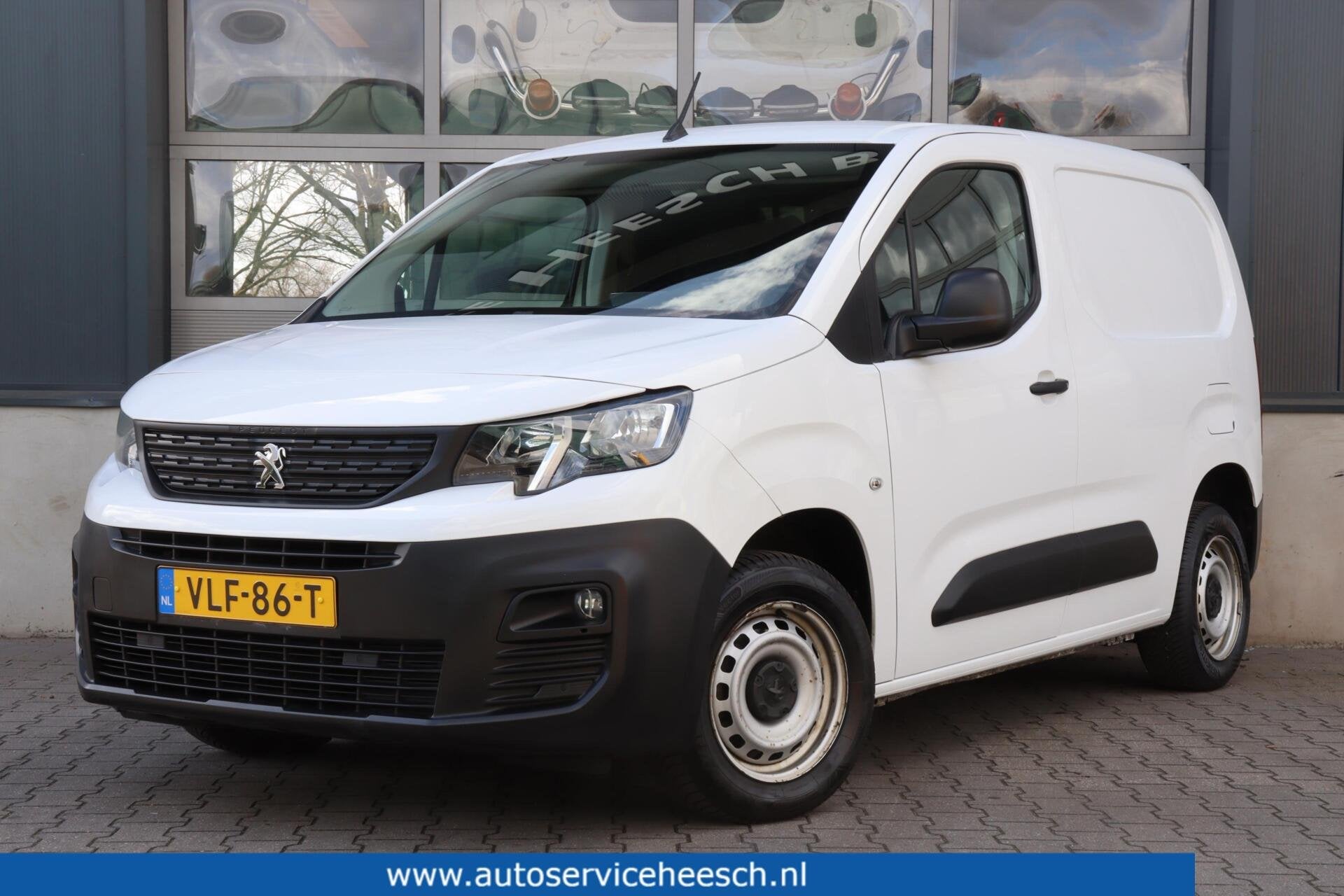 Peugeot Partner 1.5 BlueHDI PRO l NAVI l CAMERA l PDC l DEAL, Auto's, Voorwielaandrijving, Dealer onderhouden, Stof, Gebruikt