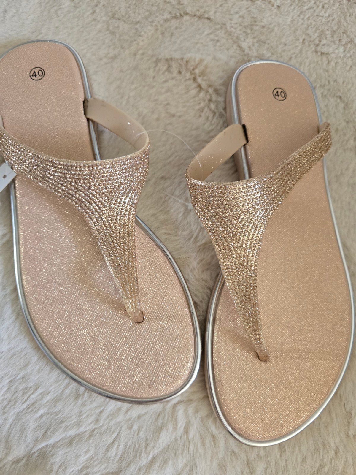 Splinternieuwe gouden slippers met glitters, maat 39, Verzenden, Nieuw, Overige kleuren, Slippers