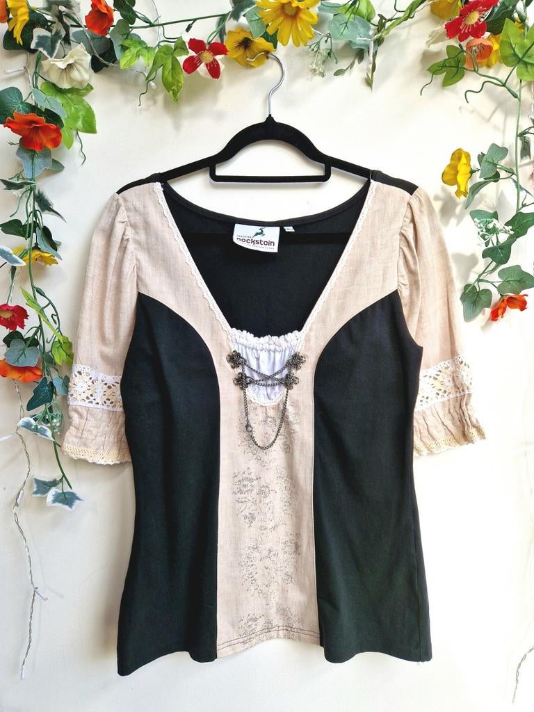 Unieke vintage gothic/trachten shirt blouse met kettinkjes, Ophalen of Verzenden, Zo goed als nieuw, Maat 38/40 (M)
