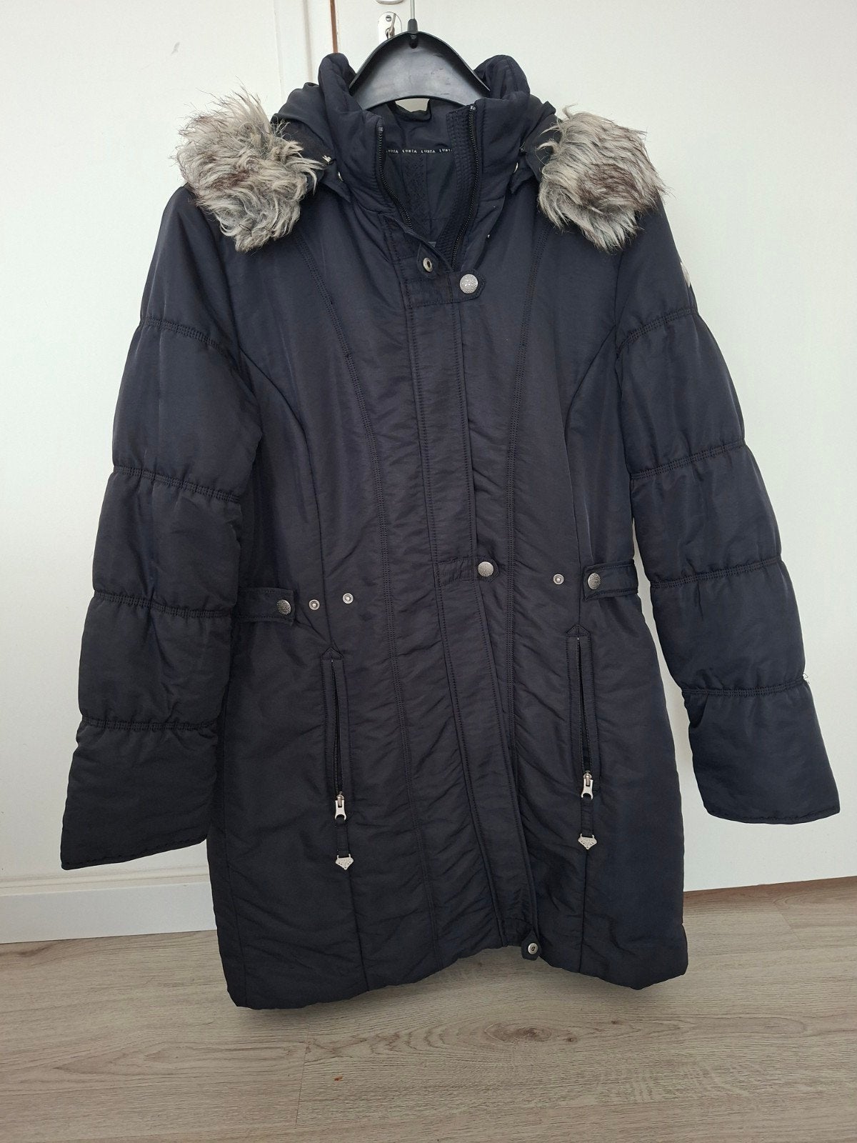 Winterjas Luhta maat 40, Maat 38/40 (M), Luhta, Zwart, Ophalen of Verzenden