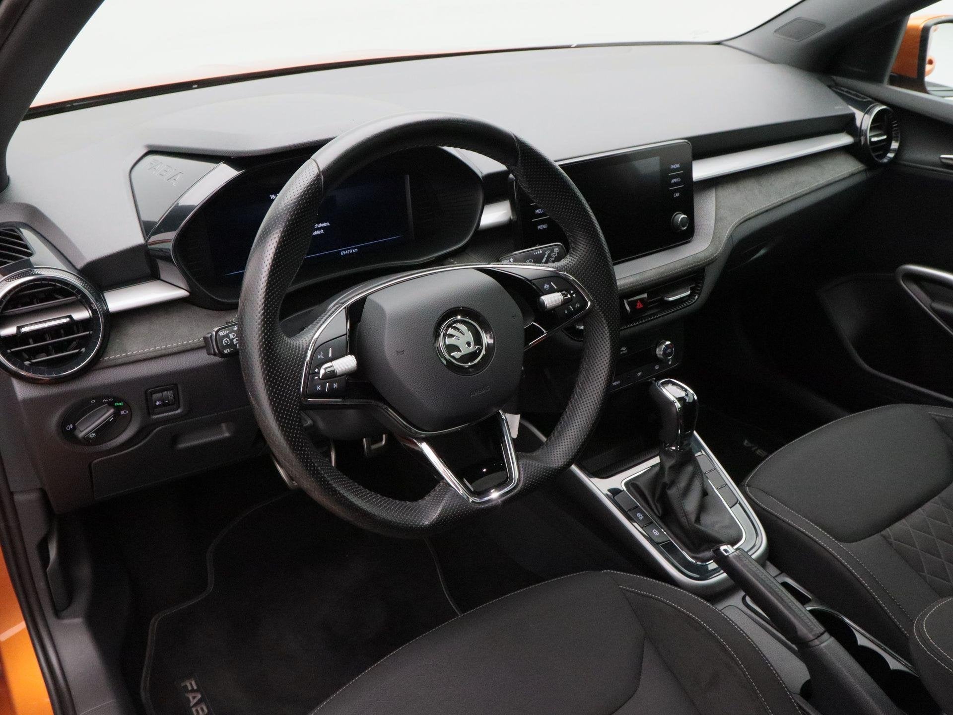 Skoda Fabia 1.0 TSi 110 Pk Automaat | Panorama dak | Parkeer, Stof, Gebruikt, Euro 6, Overige kleuren
