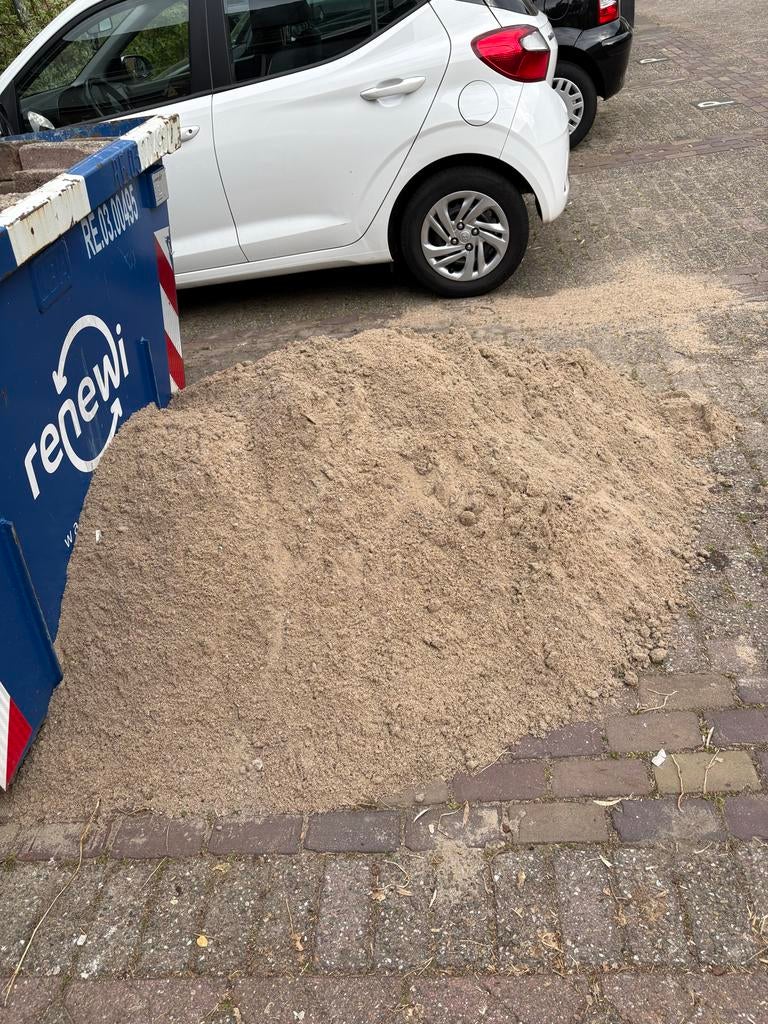 Gratis af te halen: 1,5 m3 ophoogzand in Vlaardingen, Tuin en Terras, Ophalen of Verzenden, Gebruikt, Ophoogzand