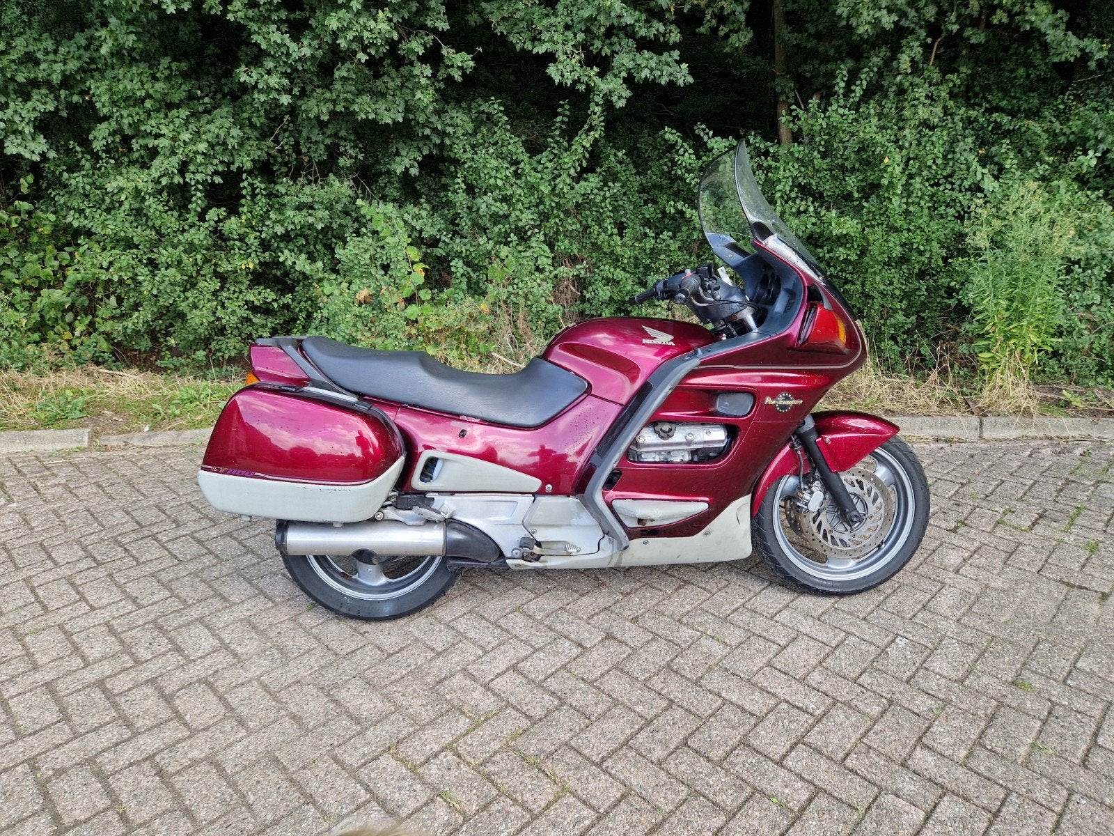 Honda st 1100 pan european 1995 origineel nederlands, Motoren, Motoren | Honda, Cardan-aandrijving, 4 cilinders, Motorrijbewijs A