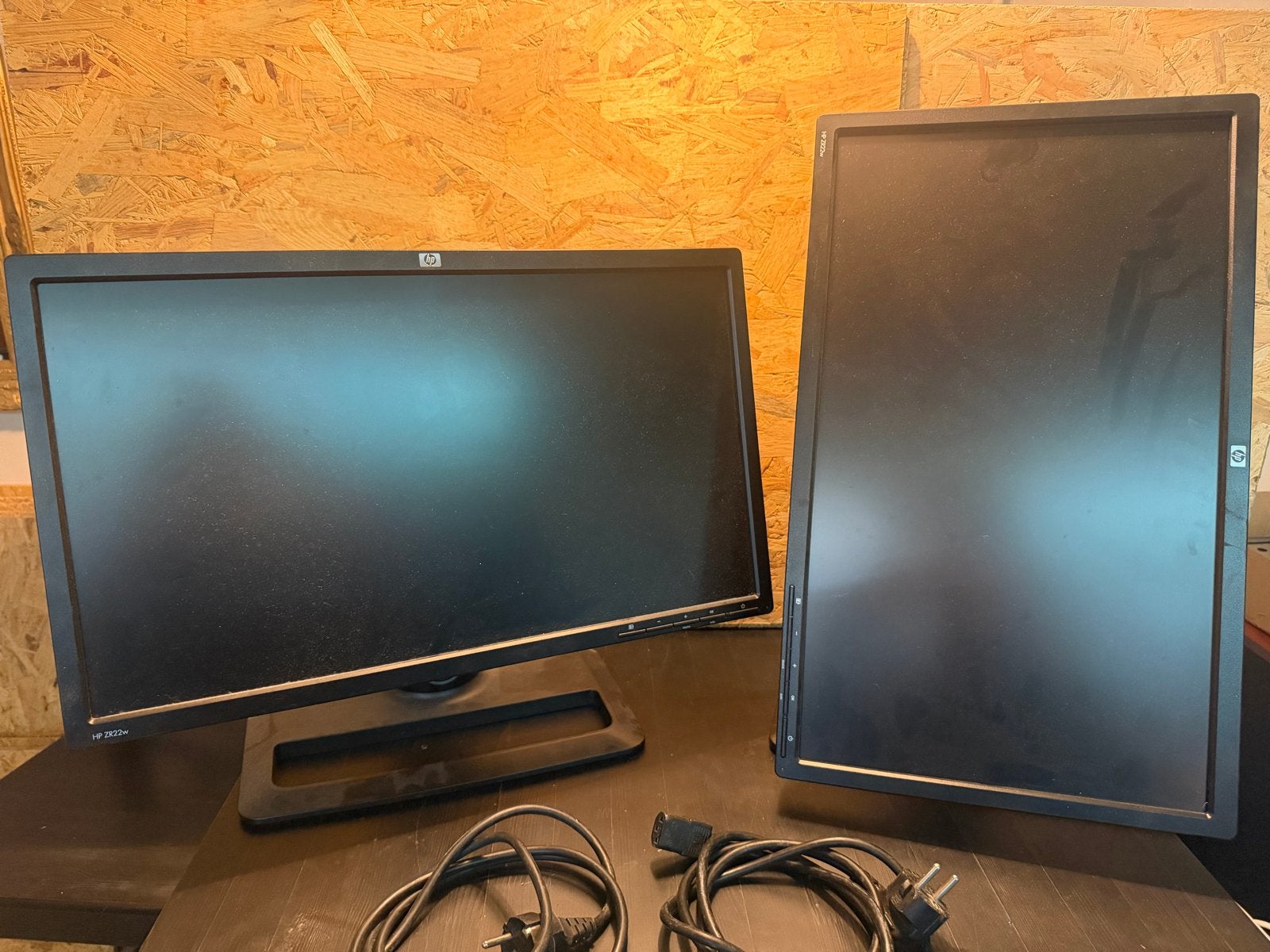 2x HP ZR22w monitor inclusief voedingskabels, Computers en Software, Gebruikt, IPS, In hoogte verstelbaar, Full HD