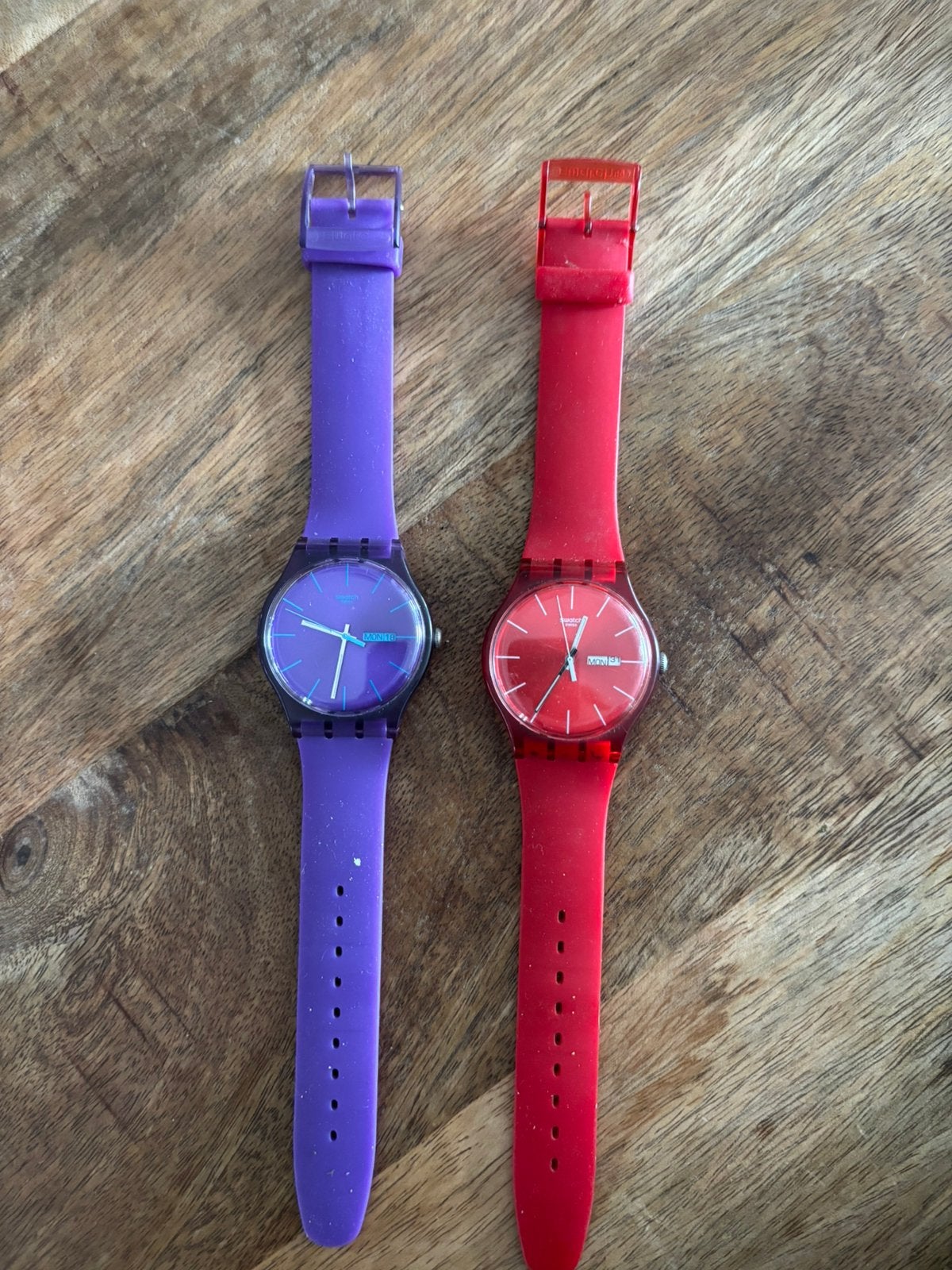 Swatch New Gent Horloges: Paarse Purple Rebel & Rode Red Reb, Sieraden, Tassen en Uiterlijk, Horloges | Dames, Kunststof, Gebruikt