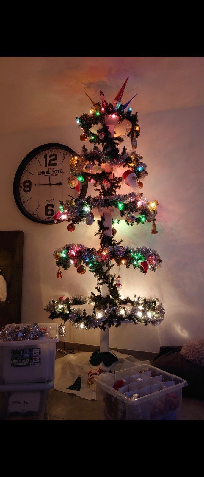 Grote mdf houten kerstboom met 5 planken en 5 guirlande, Diversen, Kerst, Ophalen, Gebruikt