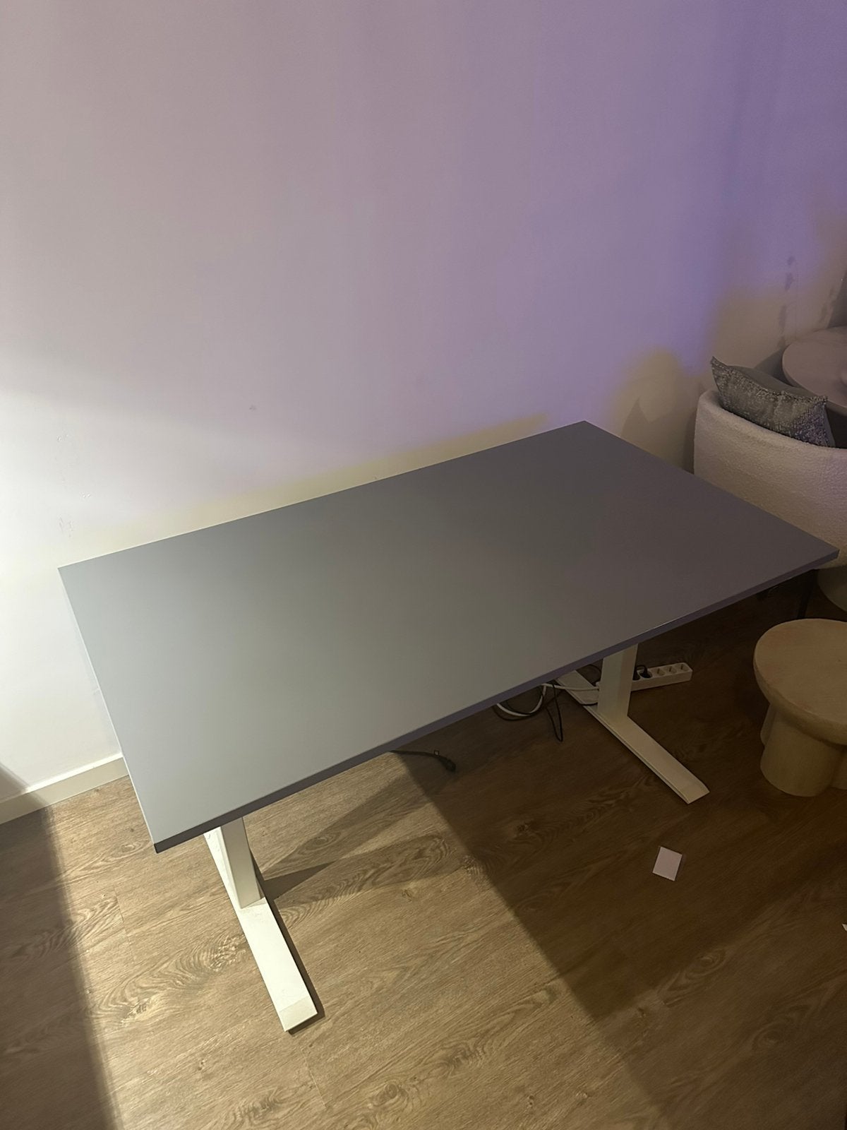 IKEA RODULF bureau zit/sta elektrisch 140x80 grijs/wit, Huis en Inrichting, Ophalen of Verzenden, Elektrisch, Zo goed als nieuw