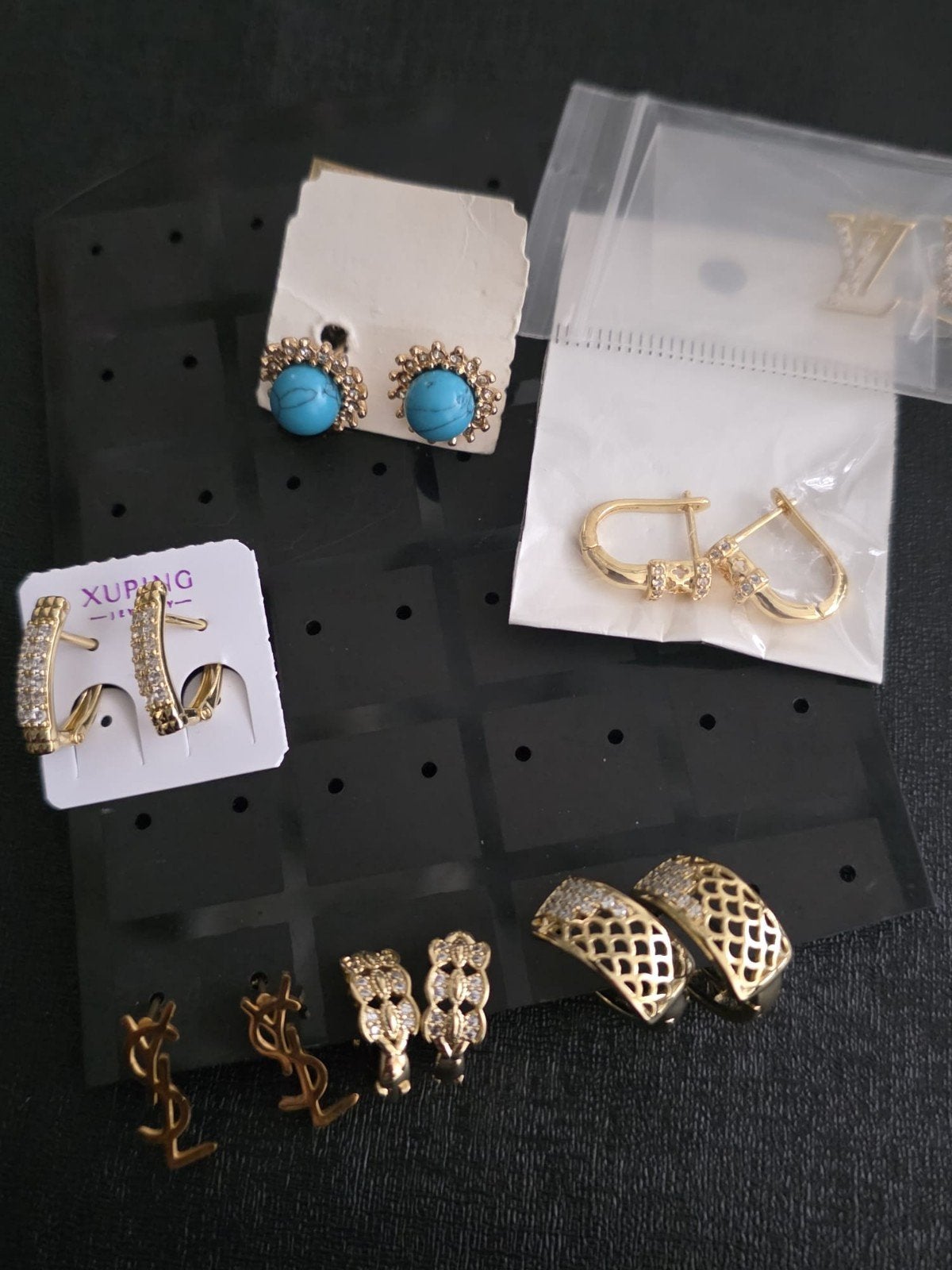 Diverse gouden kleur  oorbellen -, Overige materialen, Nieuw, Ophalen of Verzenden, Knopjes of Stekers