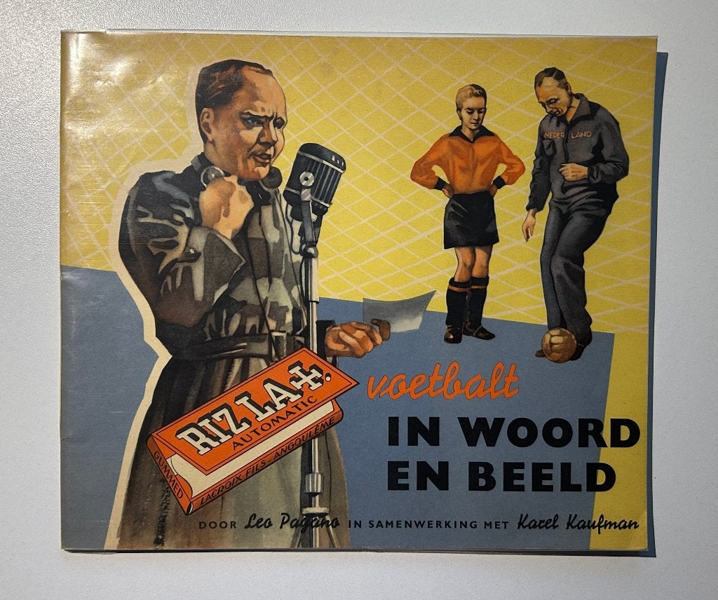 Rizla voetbalt in woord en beeld (1956), Ophalen of Verzenden, Gebruikt, Overige binnenlandse clubs, Boek of Tijdschrift